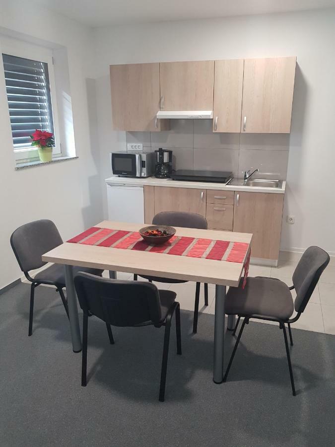 Apartmaji Jankovic Logatec Exterior foto
